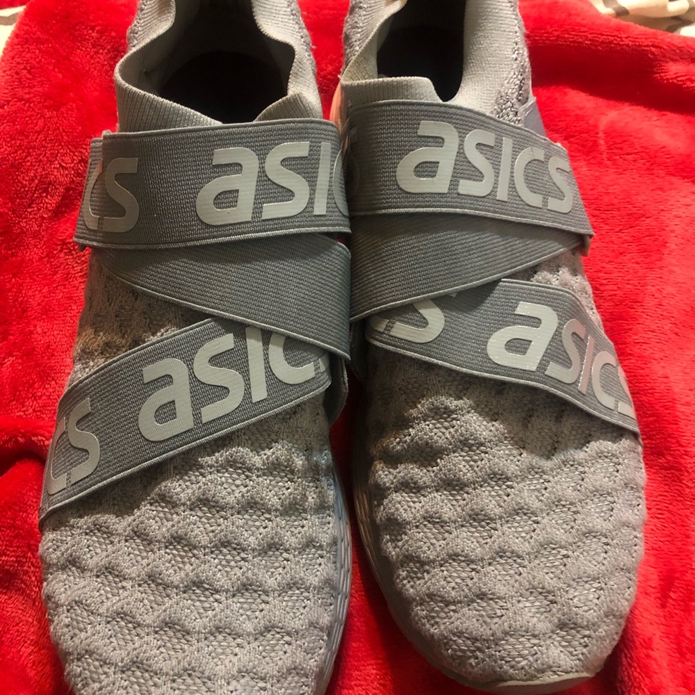 Exclusive Asics Gray Sneakers